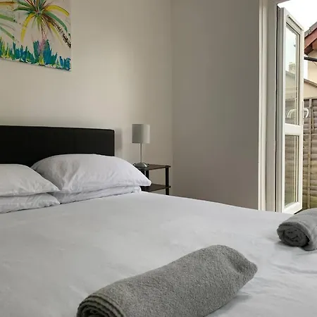 Cute Centrally Located Flat Apartment
