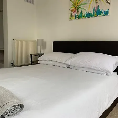 Cute Centrally Located Flat Apartament *